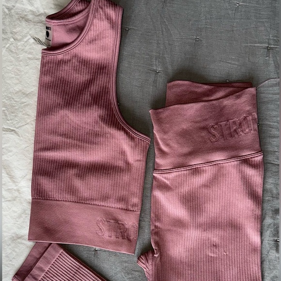 STRONGER activewear set - Picture 1 of 9